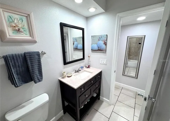 2Br/2Ba Condo Sienna Park