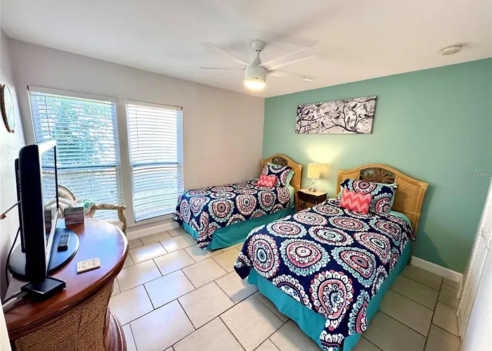 2Br/2Ba Condo Sienna Park