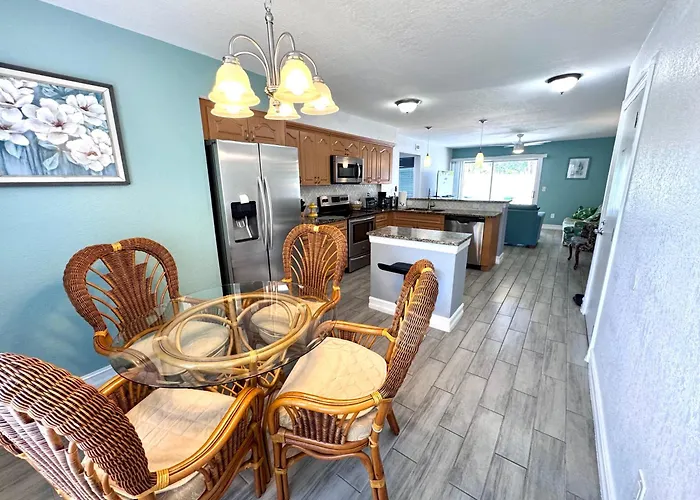 2Br/1Ba Sienna Park Apartment