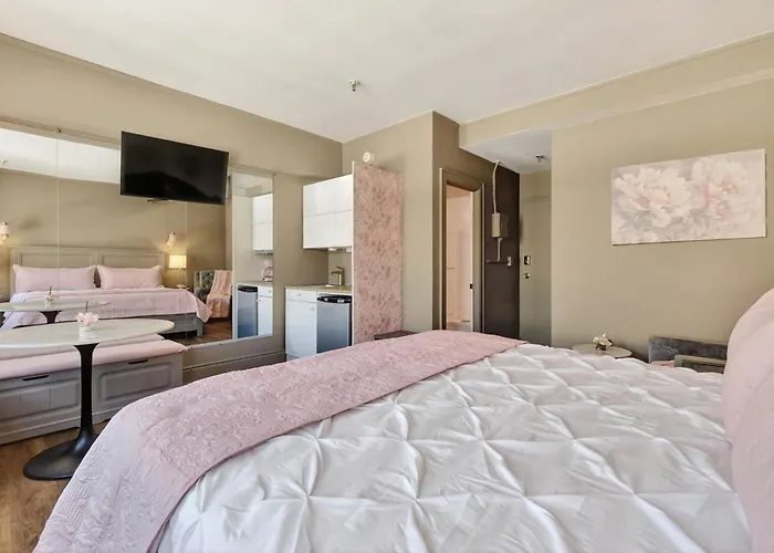 Orchid Suites - Historic Palm Beach Hotel Condominium
