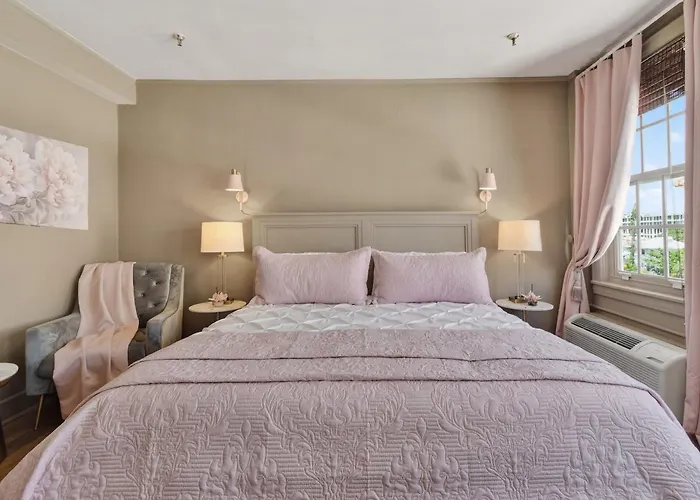 Orchid Suites - Historic Palm Beach Hotel Condominium