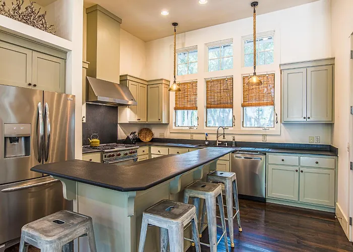 Zen Den In Rosemary Beach Charming Cottage With Heated Pool, Hot Tub, Outdoor Lanai With Tv & Fireplace,Gourment Wolf Gas Grill, Sleeps 12 In 4 King Beds & 4 Twin Xl Beds, Covered Patios, Amenity Access Included To Community Pools, Pvt Beach Walkover