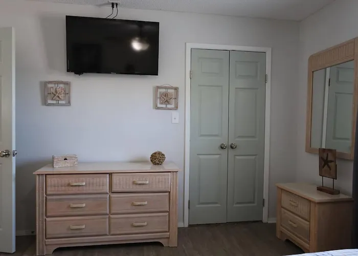 Emerald Shores: Steps From The Gulf, Navarre Beach