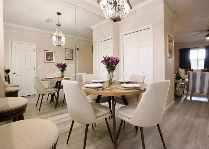 Stylish Sanctuary King Beds Upscale Condo