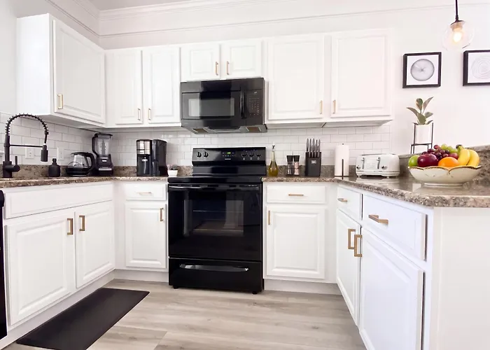 Sanctuary At Oaks - Full Kitchen , Near I75