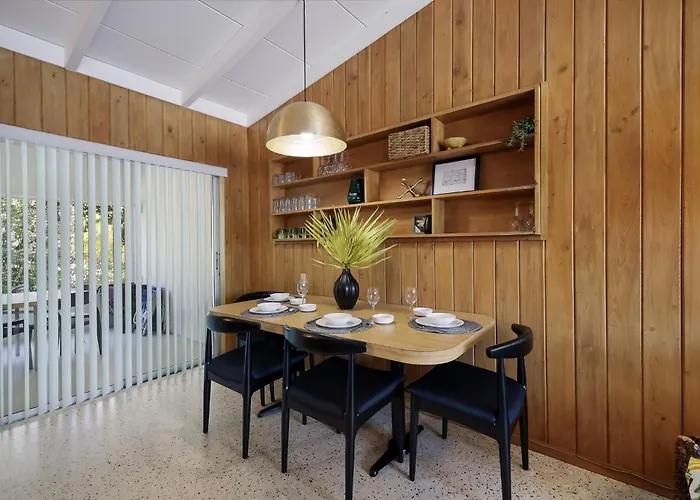 Bos Beach Bungalow