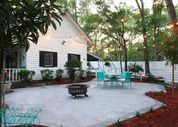 Cottage In The Woods At Emerald Lakes Estate