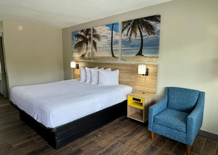 Days Inn By Wyndham Gainesville Hospital - University Area