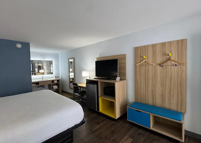Days Inn By Wyndham Gainesville Hospital - University Area