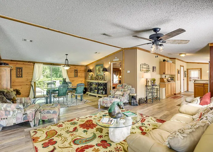 13 Mi To Silver Springs: Pet Friendly Getaway!