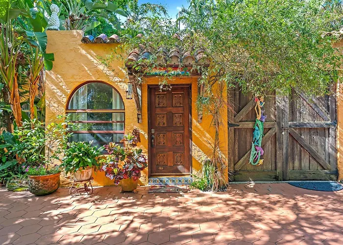 Flamingo Casita - Wander Through A Garden Hideaway With Shared Pool