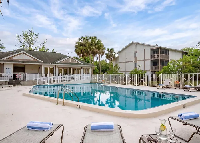 Stylish Sanctuary King Beds Upscale Condo