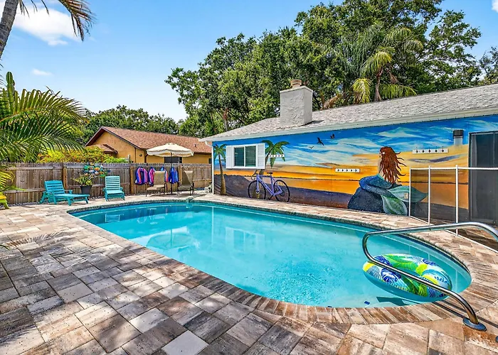 The Cycling Mermaid Palm Harbor, Florida - Heated Pool, Bikes, Trials, Fun!