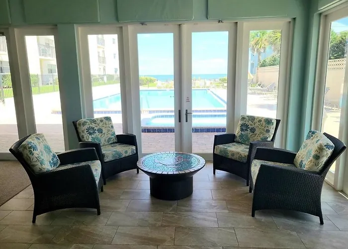 407 - 2/2 Nicely Updated Ocean View
