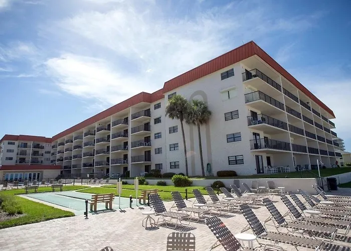407 - 2/2 Nicely Updated Ocean View