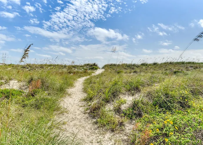 Fernandina Beach Townhome W/ Patio: Walk To Beach!