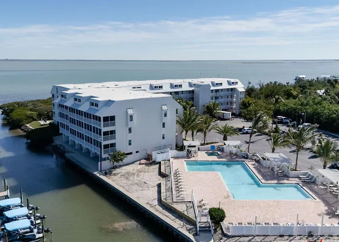 Bayside Villa 4208