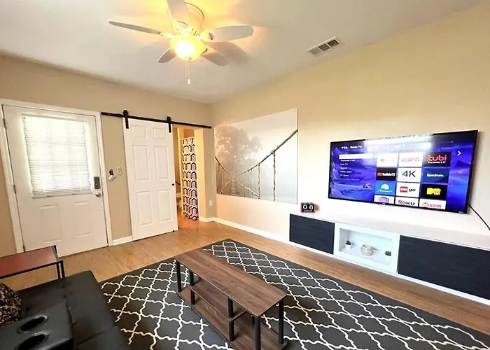 Central Private King Suit Washer Dryer 2 Miles To Hospital