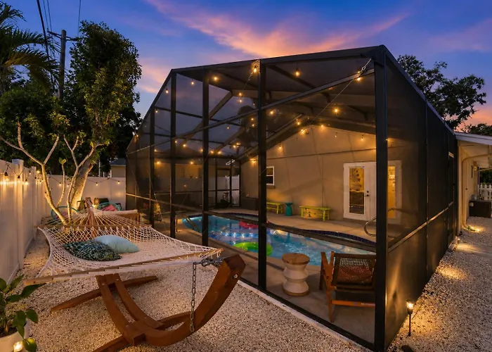 Sunwashed Stone Villa With Heated Pool, Hot Tub & Mini Golf