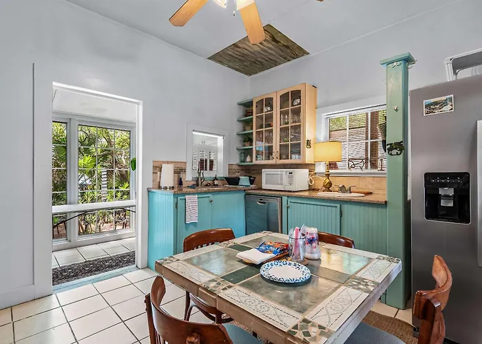 Old Carrabelle Hotel Magnolia Suite