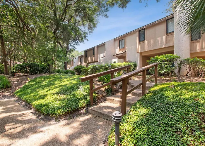 2098 Beach Wood