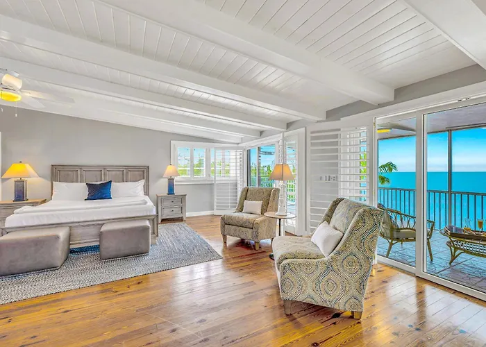 Private Beach Pickleball Court And Tiki Bar Heated Pool Designated Paradise Key