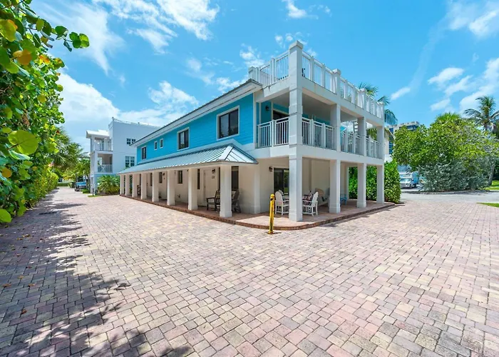 The Seaside Escape Steps To Beach King Patio