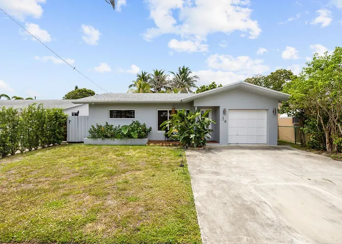 Cozy Dania Beach House With Fenced Backyard