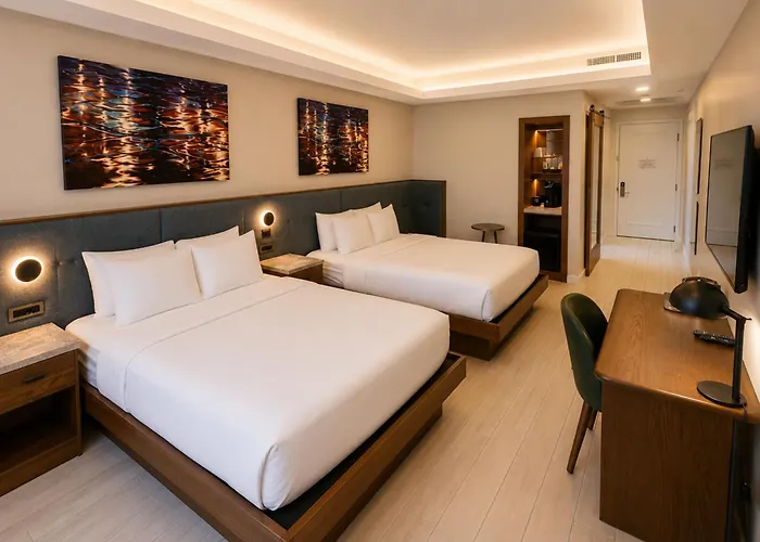 Circ Hotel By Hosteeva