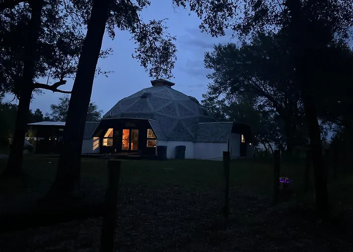 Unique Dome Home - 4Br Getaway - Springs -Daytona - Skydiving