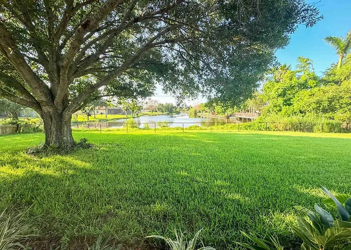 Waterfront Merritt Island Villa-Ksc, Beach, Port!