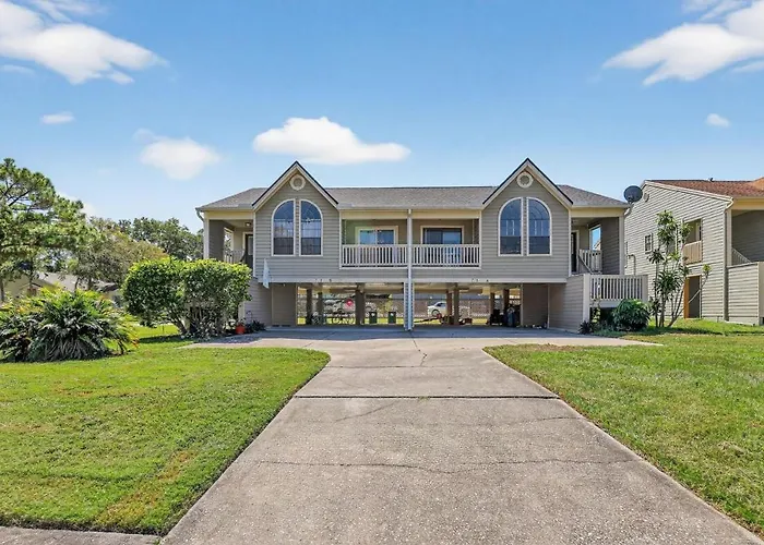 Palm Harbor Retreat•Near Beaches •Boating •Parking