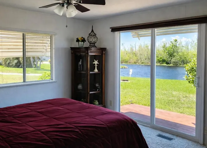 Lakefront Retreat • Patio + Grill • Pet Friendly