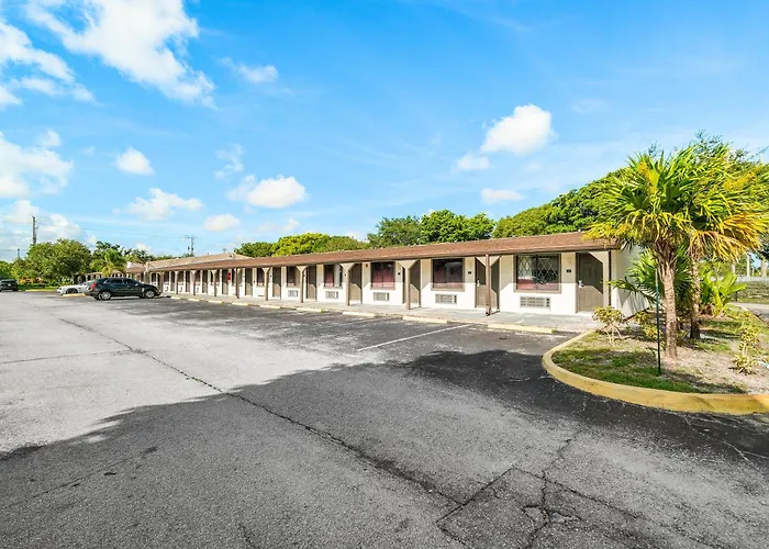 Lantana Palm Hotel By Innexo