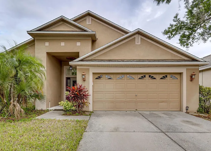 Family Home Near Downtown Tampa W/ Community Pool!