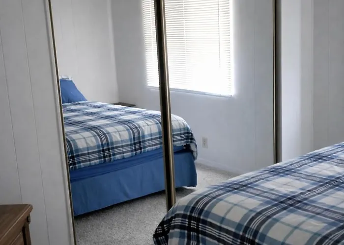 Lakefront Retreat • Patio + Grill • Pet Friendly