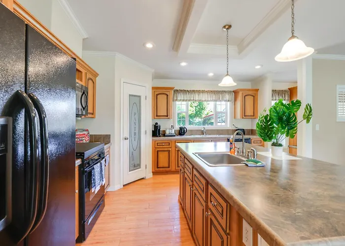 Pool Access! Spacious Home Near Wekiwa Springs