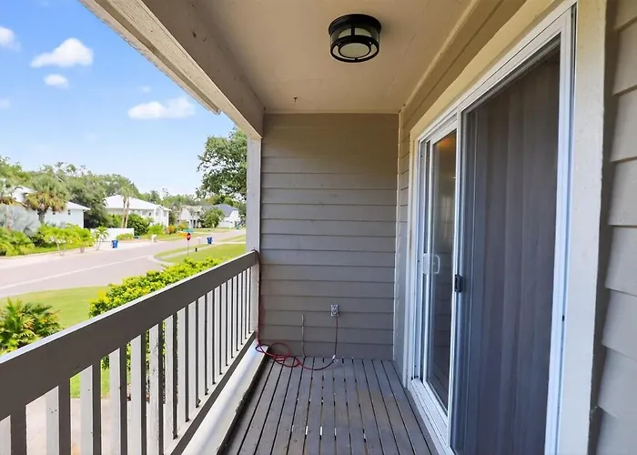 Palm Harbor Retreat•Near Beaches •Boating •Parking