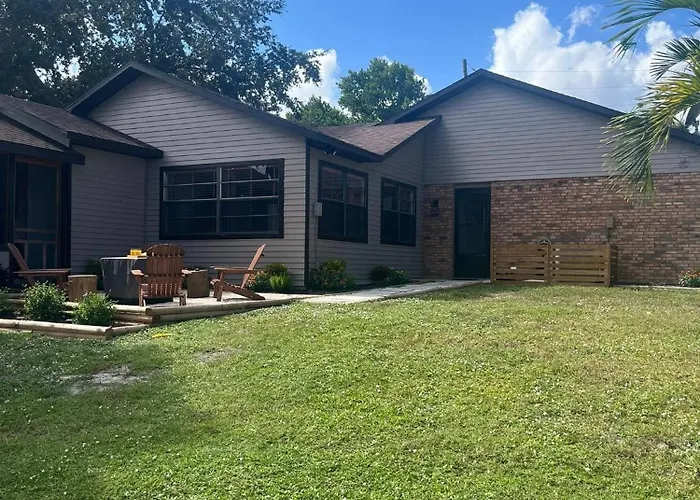 The Perfect Getaway Canal Front 2-Bedroom Home With Lake Access, In Lake Placid Fl
