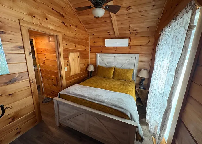 Fauna Chalet Llc