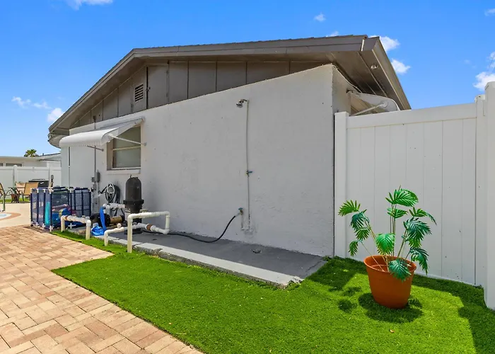 Dream Home In Holiday With Pool & Spa-Sleeps 9