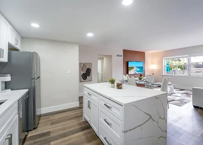 Boca Raton Apartment With 2 King Bedrooms And Pool - Near Fau