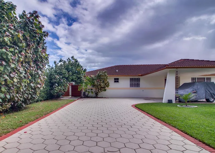 Pool Access! Snowbird Gem In Country Club Of Miami