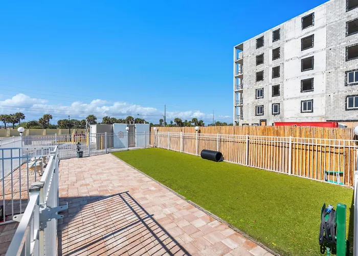 Paradise Beach Club - Direct Oceanfront Condos With Heated Pool Pet-Friendly
