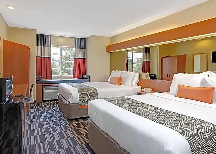 Microtel Inn & Suites By Wyndham Bushnell