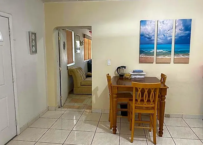 Private Cubicle - Single Bed - Mixed Shared Dorm - Miami Airport