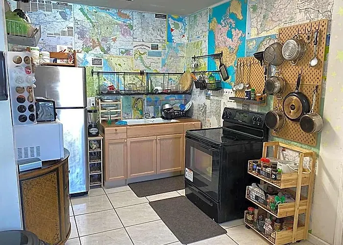 Private Cubicle - Single Bed - Mixed Shared Dorm - Miami Airport