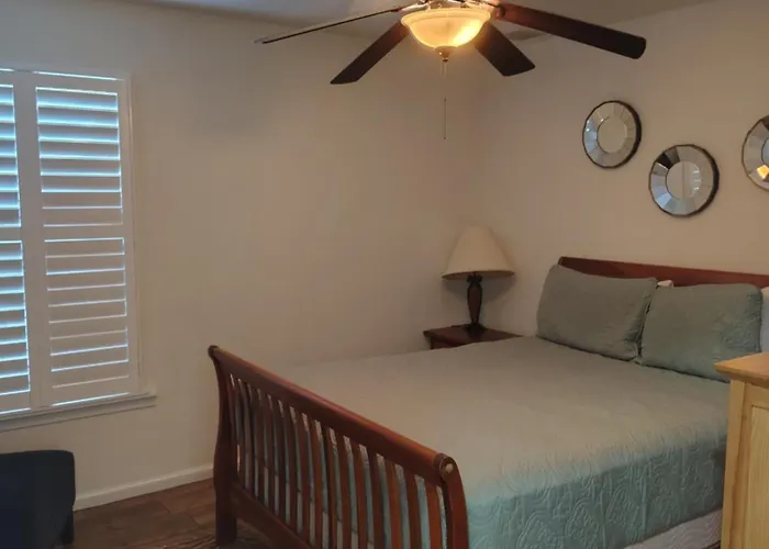 Modern, Upscale, And New Blue Bungalow In The Heart Of Downtown St Augustine
