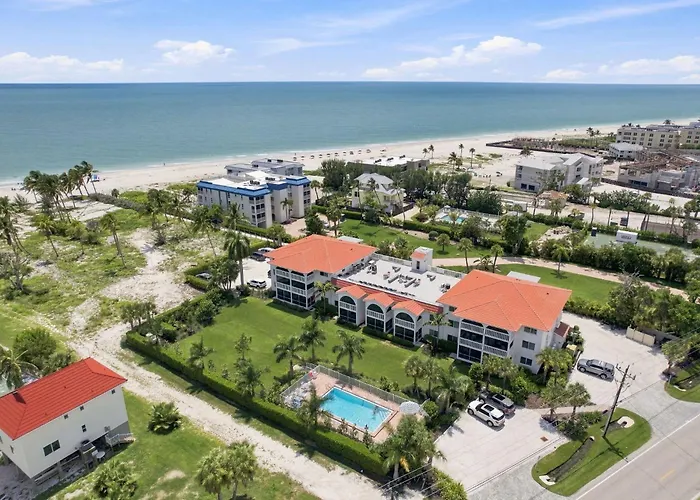 Breakers West C2 - Gorgeous Top Floor Beach Condo