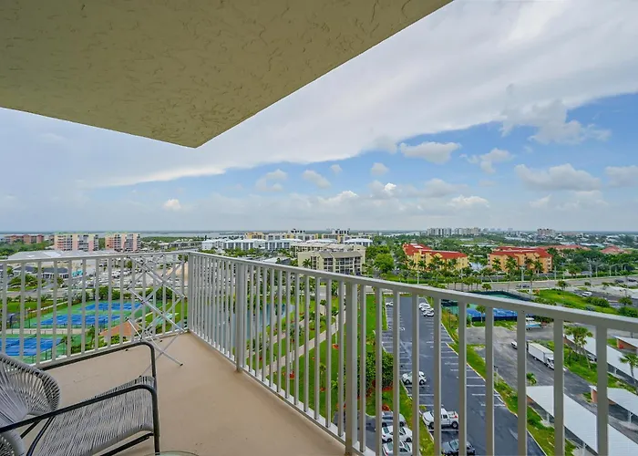 Fort Myers Beach Studio W/ Balcony & Views!